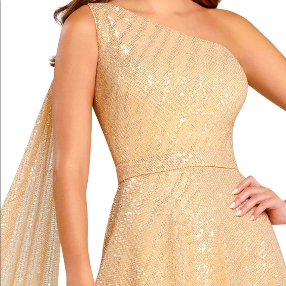 Ellie Wilde for Mon Cherie, Light Gold Shimmering Gown, Size 12.  Prom, Bridal. - Picture 1 of 8